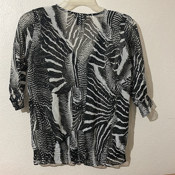 Black and white sheer shirt - Picture 6 of 8